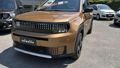 Bronzo Nuova 2025 Fiat Grande Panda La Prima Due volumi | 15.950 € (Buon prezzo)
