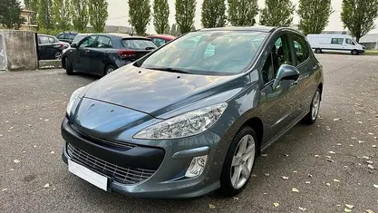 Usata 2008 Peugeot 308 Premium Tre volumi | 2880 € (Buon prezzo)