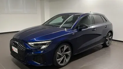 Gebraucht Audi A3 Sportback Design 150 PS (110 kW) 2023 Blau Kleinwagen