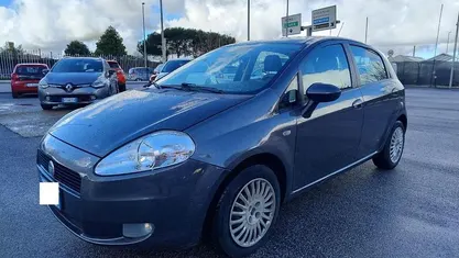 Usata Fiat Grande Punto Dynamic 75 CV (55 kW) 2008 Grigio Utilitaria