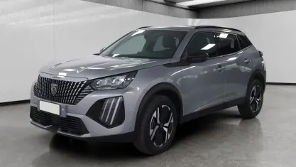 Usata Peugeot 2008 Allure 130 CV (95 kW) 2025 Grigio SUV