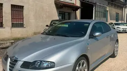 Usata Alfa Romeo GT 150 CV (110 kW) 2008 Grigio Coupé