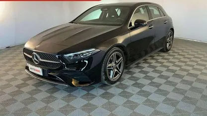 Usata Mercedes A180 AMG Line Premium 116 CV (85 kW) 2023 Nero Berlina