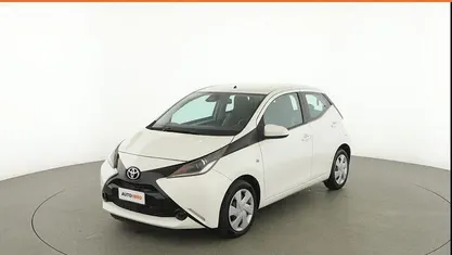 Usata Toyota Aygo X-play 70 CV (51 kW) 2017 Bianco Utilitaria