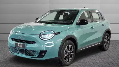Usata Fiat 600 Pop 136 CV (100 kW) 2025 Bluazzurro SUV