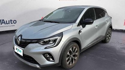 Second-hand Renault Captur Techno 143 CP (105 kW) 2023 Gri SUV