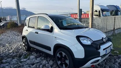 Bianco Usata 2024 Fiat Panda Cross Cross Utilitaria | 13.950 € (Buon prezzo)