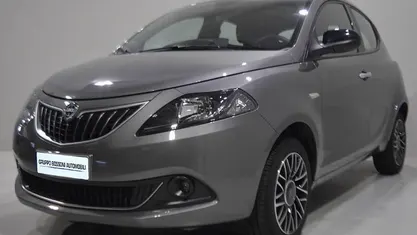 Grigio Usata 2024 Lancia Ypsilon S Due volumi | 14.300 € (Buon prezzo)