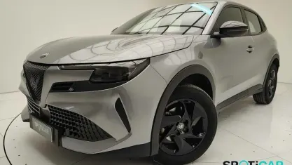 Usata Alfa Romeo Junior 145 CV (106 kW) 2025 Grigio SUV