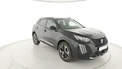 Usata Peugeot 2008 Allure 101 CV (74 kW) 2025 Nero SUV