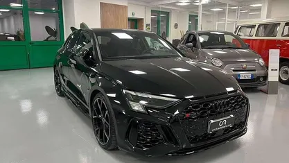 Usata 2022 Audi RS3 Tre volumi | 55.900 € (Buon prezzo)