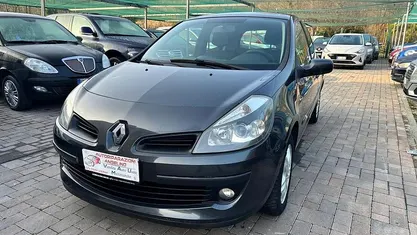 Usata Renault Clio II 75 CV (55 kW) 2006 Grigio Berlina