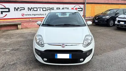 Usata Fiat Punto Evo Dynamic 75 CV (55 kW) 2011 Bianco Utilitaria