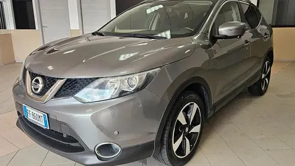 Grigio Usata 2017 Nissan Qashqai Tekna SUV | 10.499 € (Ottimo prezzo)