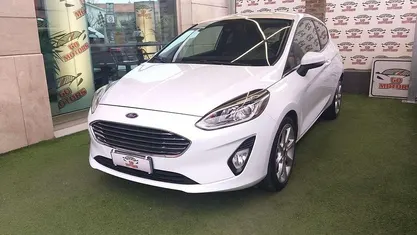 Usata Ford Fiesta Titanium 101 CV (74 kW) 2018 Bianco Utilitaria