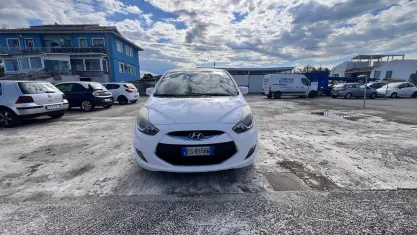 Usata Hyundai ix20 Comfort 90 CV (66 kW) 2015 Bianco Utilitaria