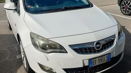 Usata Opel Astra Cosmo 125 CV (91 kW) 2011 Bianco Berlina
