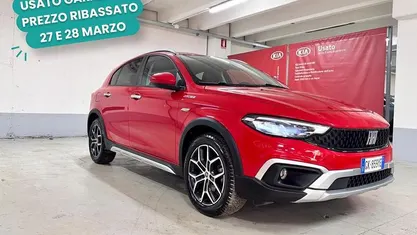 Usata Fiat Tipo Cross 95 CV (69 kW) 2022 Rosso Berlina