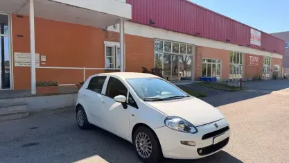 Usata Fiat Punto Lounge 85 CV (62 kW) 2015 Bianco Utilitaria