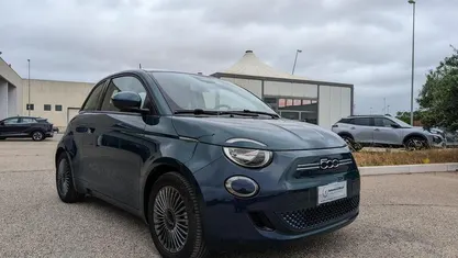 Verde Usata 2021 Fiat 500e Icon Tre volumi | 15.400 € (Buon prezzo)