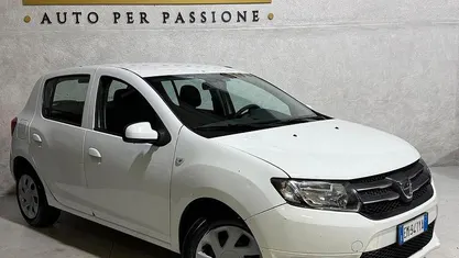 Other Usata 2014 Dacia Sandero Tre volumi | 3000 € (Super prezzo)