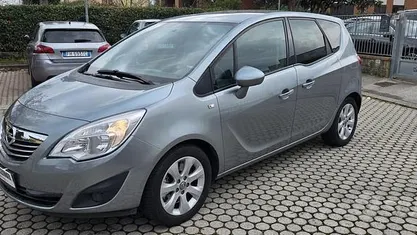 Usata Opel Meriva Cosmo 140 CV (102 kW) 2010 Grigio Monovolume