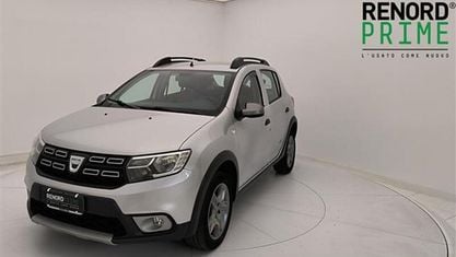 Usado Dacia Sandero Stepway 90 CV (66 kW) 2017 Gris Berlina