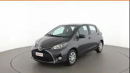Usata Toyota Yaris Active 70 CV (51 kW) 2015 Grigio Utilitaria