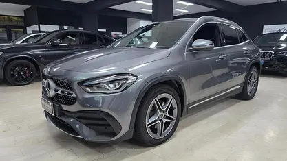 Usata Mercedes GLA200 Premium 150 CV (110 kW) 2022 Grigio SUV