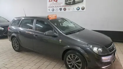 Usata Opel Astra 116 CV (85 kW) 2010 Grigio Station wagon