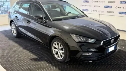 Usata Seat Leon Style 110 CV (80 kW) 2022 Nero metallizzato Station wagon