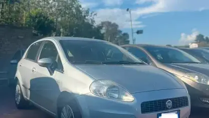 Usata Fiat Grande Punto Dynamic 65 CV (47 kW) 2006 Grigio Utilitaria