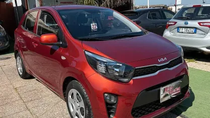 Usata Kia Picanto X-Line 65 CV (47 kW) 2022 Rosso Utilitaria