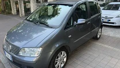 Usata Fiat Idea Dynamic 95 CV (69 kW) 2011 Grigio Monovolume
