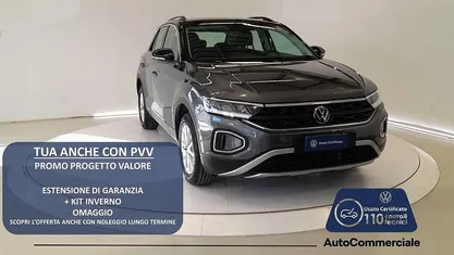 Grigio scuro Usata 2024 VW T-Roc Life SUV | 25.250 € (Ottimo prezzo)