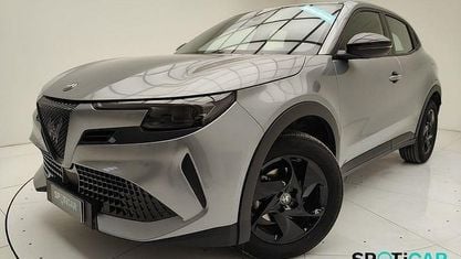 Usata Alfa Romeo Junior 145 CV (106 kW) 2025 Grigio SUV