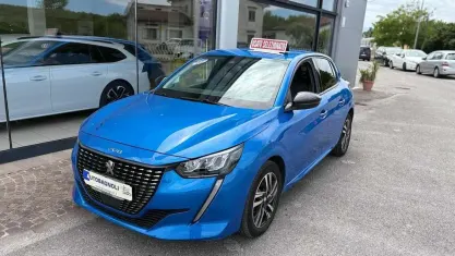 Usata Peugeot 208 Allure 101 CV (74 kW) 2022 Bluazzurro Utilitaria