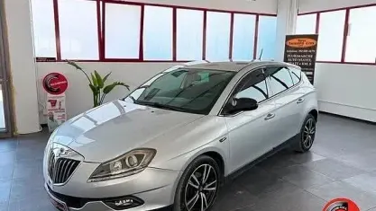 Usata Lancia Delta 120 CV (88 kW) 2009 Grigio Utilitaria