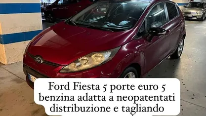 Usata 2012 Ford Fiesta Tre volumi | 3350 € (Buon prezzo)