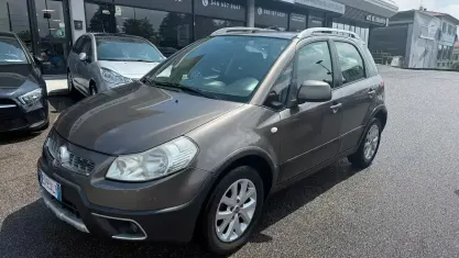 Usata Fiat Sedici Dynamic 135 CV (99 kW) 2011 Marrone SUV