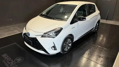Usata Toyota Yaris Hybrid Active 73 CV (53 kW) 2017 Bianco Berlina