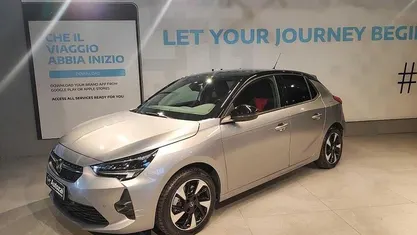 Usata Opel Corsa-e GS Line 100 kW (136 CV) 2021 Grigio Utilitaria