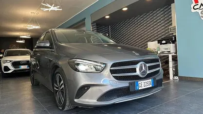 Usata Mercedes B180 115 CV (84 kW) 2021 Grigio Monovolume
