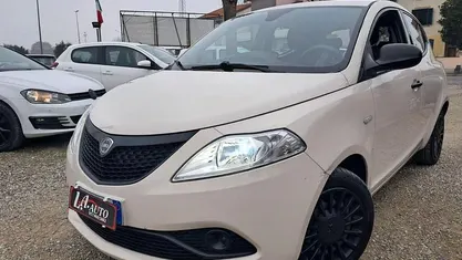 Beige Usata 2018 Lancia Ypsilon Due volumi | 7900 € (Buon prezzo)