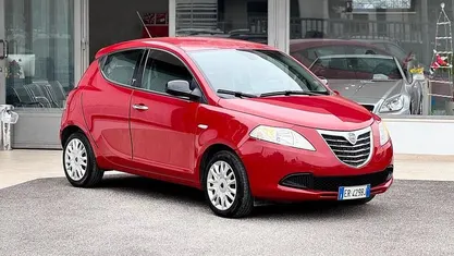 Usata Lancia Ypsilon 95 CV (69 kW) 2013 Utilitaria