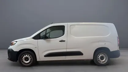 Usata Citroën Berlingo 131 CV (96 kW) 2025 Kaolin white Monovolume