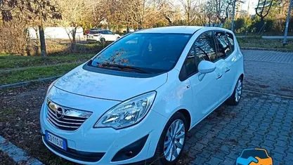 Bianco Usata 2010 Opel Meriva Cosmo Monovolume | 3790 € (Buon prezzo)