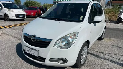 Usata Opel Agila Enjoy 65 CV (47 kW) 2009 Bianco Utilitaria