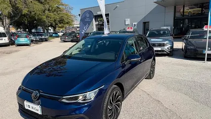 Usata VW Golf VIII Life 131 CV (96 kW) 2022 Berlina