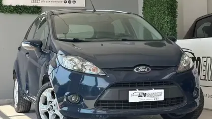 Usata Ford Fiesta 60 CV (44 kW) 2011 Blu Berlina